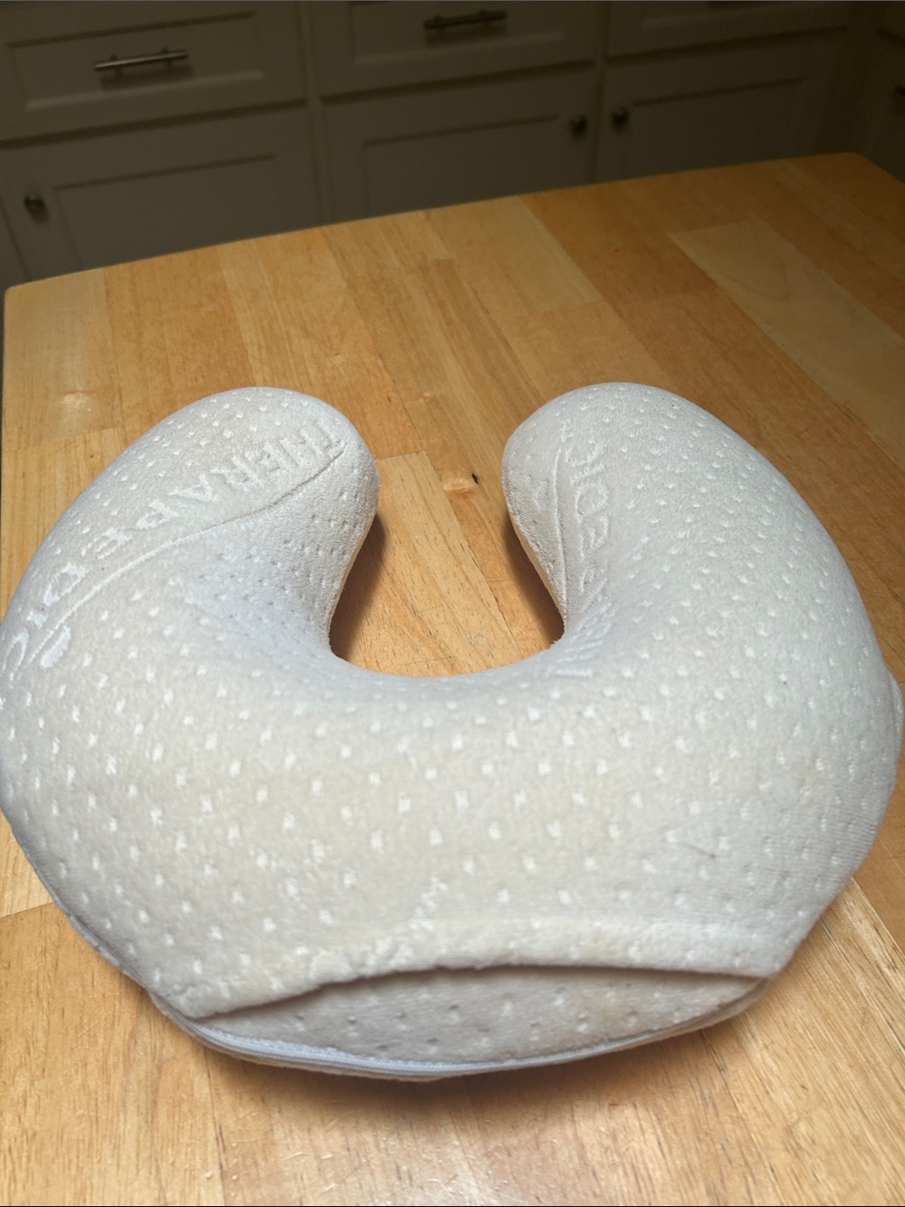 Therapedic Memory Foam Neck Pillow compartment for heat or ice inserts